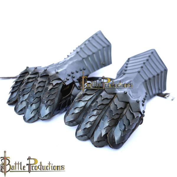 Medieval Fantasy Nazgul Gauntlets (Black) (BPGS2406)