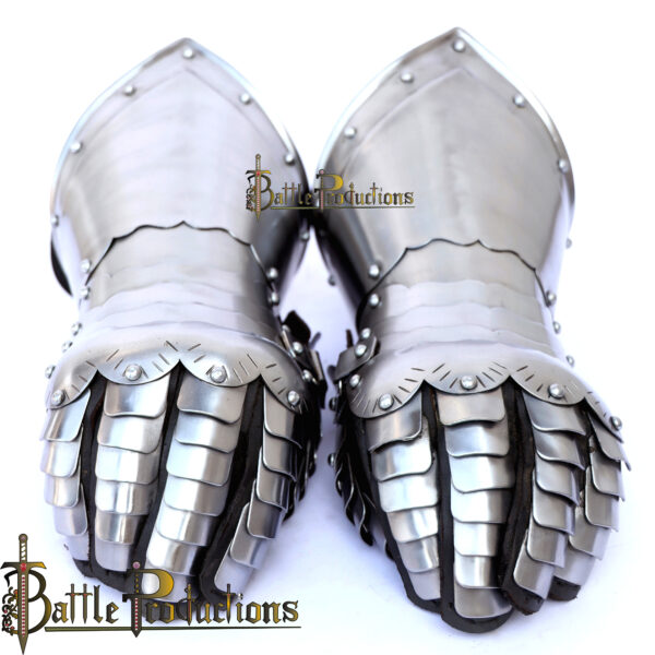 Medieval Articulated Steel Gauntlets (BPGS2409) - Image 2