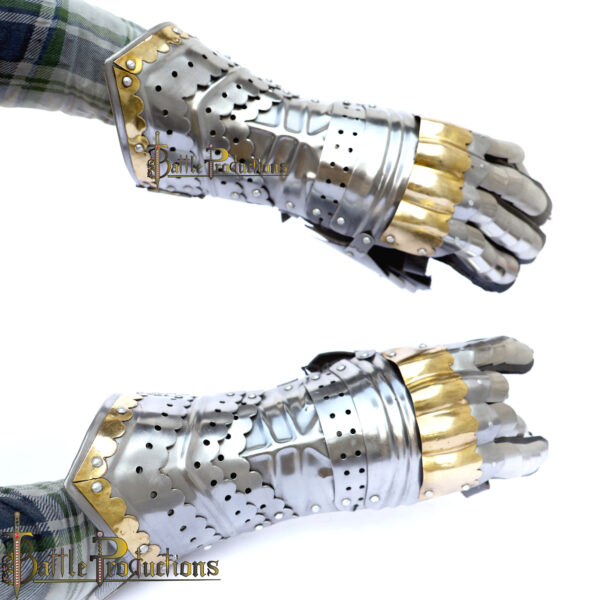 Medieval Fantasy Articulated Brass Accent Gauntlets (BPGS2401) - Image 3