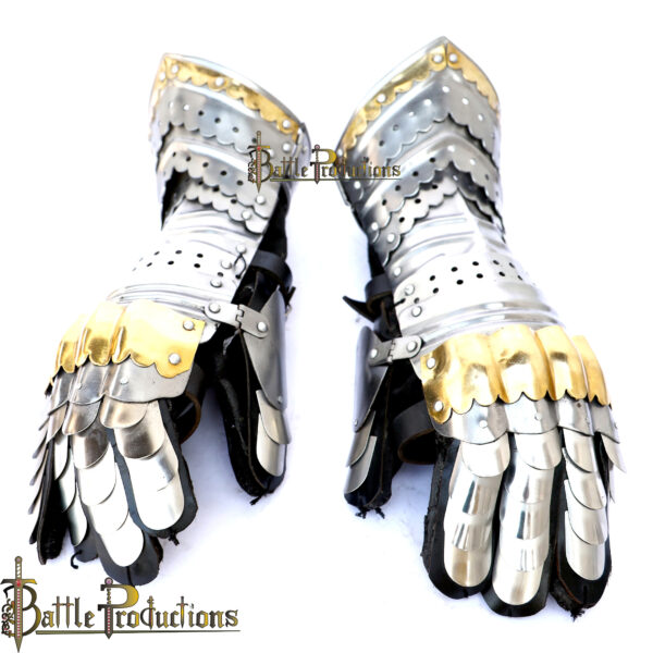 Medieval Fantasy Articulated Brass Accent Gauntlets (BPGS2401) - Image 2