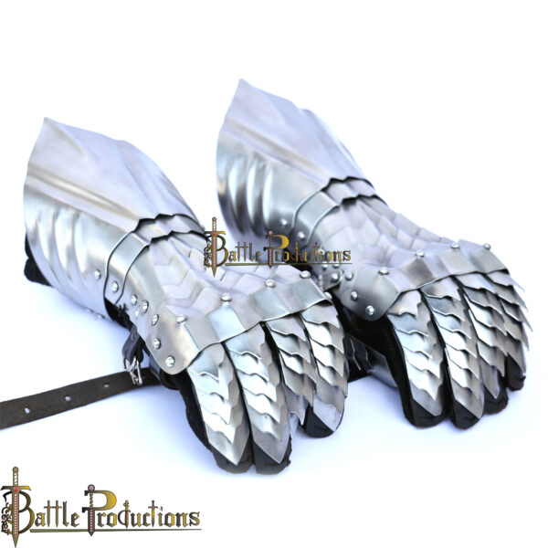 Medieval Gothic Gauntlets (BPGS2403) - Image 2