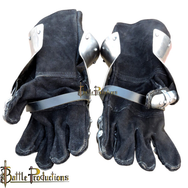 14 Century Hourglass Gauntlets (BPGS2413) - Image 6