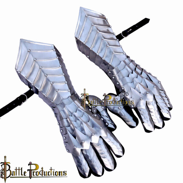 Medieval Knight Gothic Gauntlets (BPGS2423) - Image 2