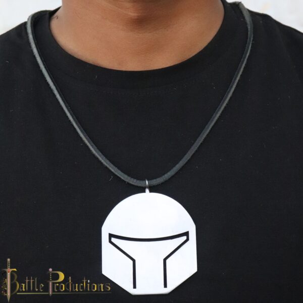 Mandalorian Helmet Pendant (BPPD3128) - Image 2