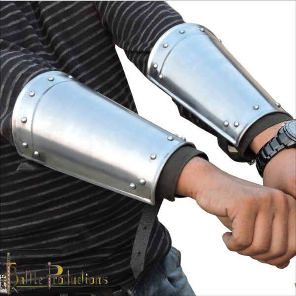 Medieval Warrior Steel Bracers (BPBS2721) - Image 2