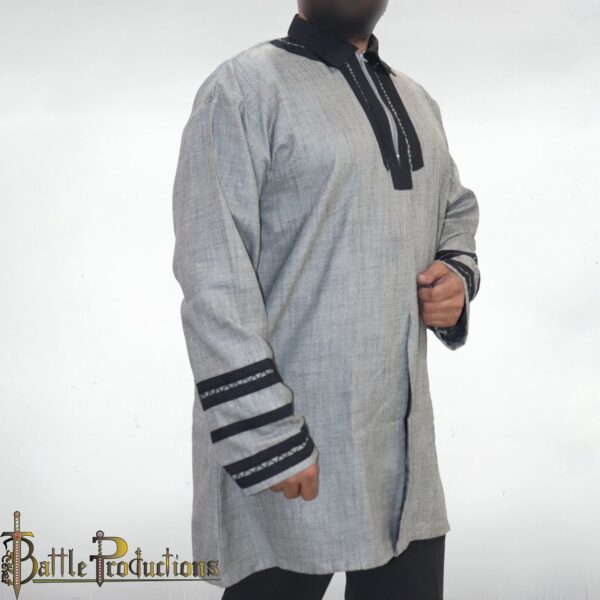 Grey Wanderer's Tunic - Image 2