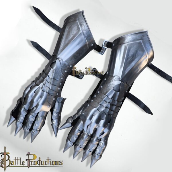 Medieval Fantasy Spiked Gauntlets