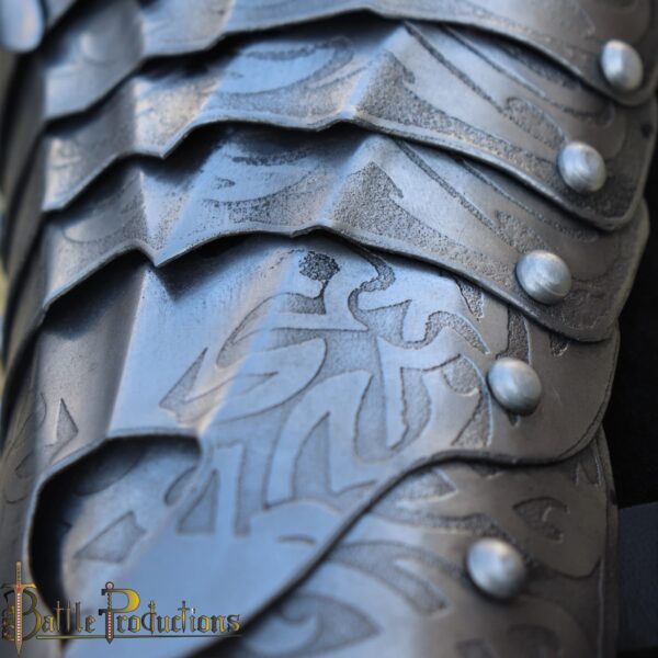 Medieval Fantasy Spiked Gauntlets - Image 8