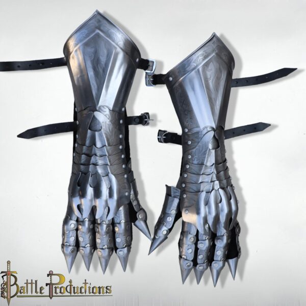 Medieval Fantasy Spiked Gauntlets - Image 6