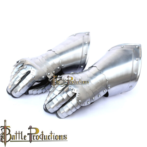 Medieval Articulated Steel Gauntlets (BPGS2409)