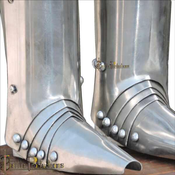 Medieval Knight Mini Suit of Armour - Image 7