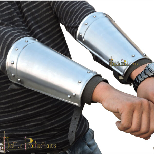 Medieval Warrior Steel Bracers (BPBS2721) - Image 2